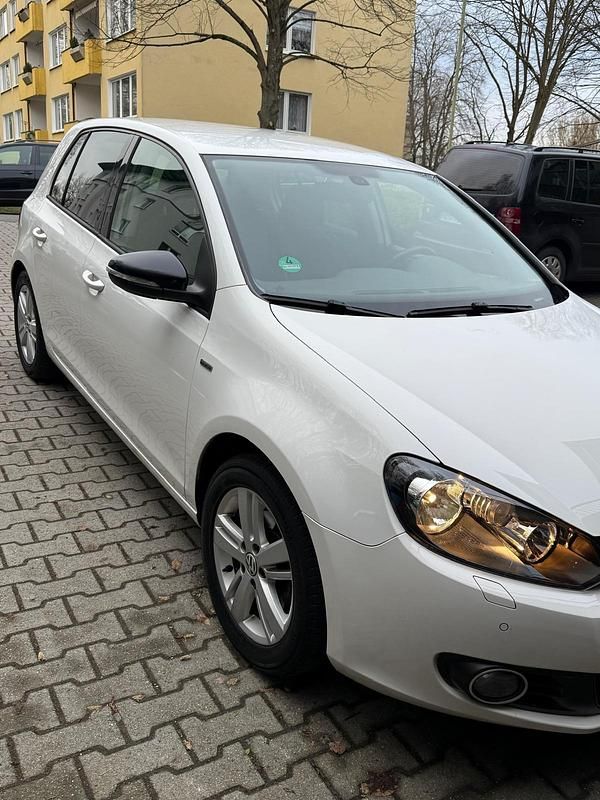 Gebraucht VW Golf VII Style 80 PS (58 kW) 2012 Weiß Limousine