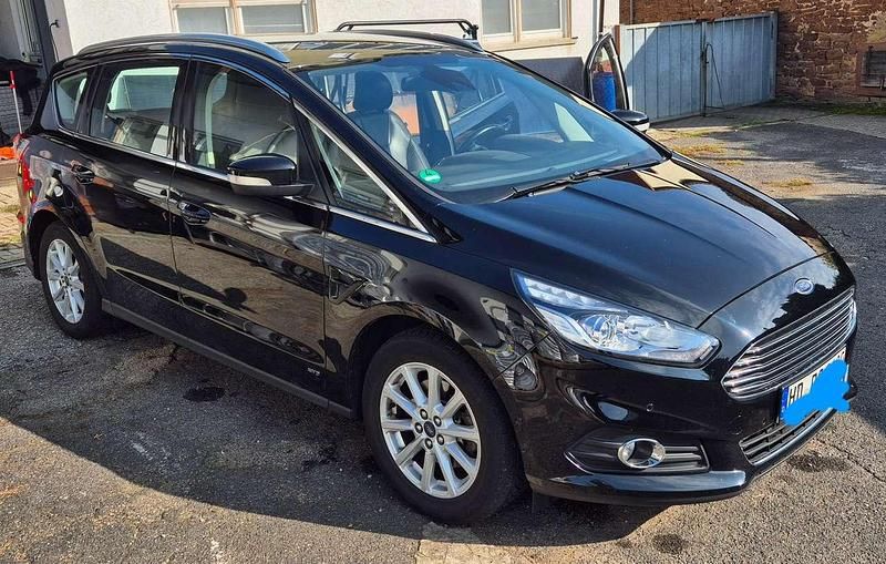 Gebraucht Ford S-MAX S 179 PS (131 kW) 2017 Schwarz Van / Kleinbus