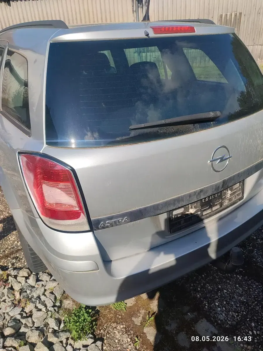 Gebraucht Opel Astra 105 PS (77 kW) 2007 Silber Kombi