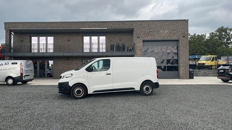 Weiß Gebraucht 2017 Peugeot Expert Premium Van | 6.900 € (Fairer Preis) - Bild 1/4
