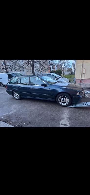 Gebraucht BMW 520 170 PS (125 kW) 2002 Grau Kombi