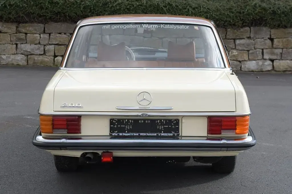 Gebraucht Mercedes W114 95 PS (69 kW) 1976 Beige Limousine