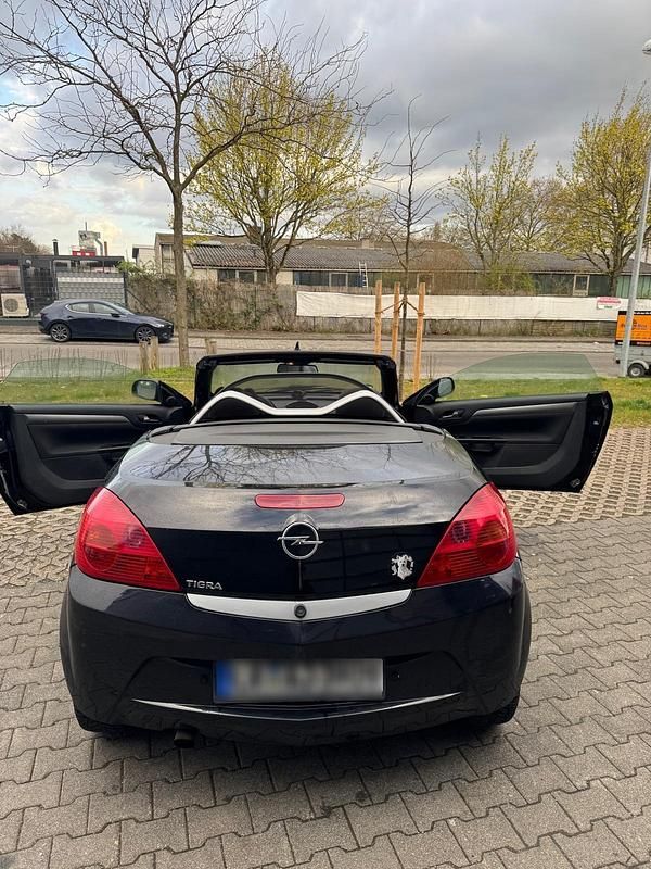 Gebraucht Opel Tigra 66 PS (48 kW) 2005 Schwarz Cabrio