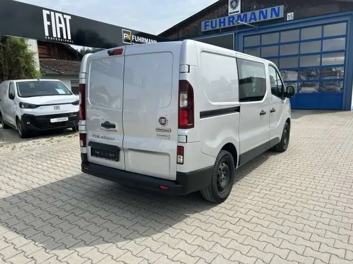 Gebraucht Fiat Talento 145 PS (106 kW) 2021 Hellgrau metallic Van / Kleinbus