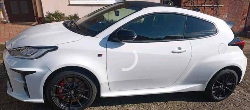 Weiß Gebraucht 2024 Toyota Yaris Kleinwagen | 36.000 € (Fairer Preis) - Bild 1/4