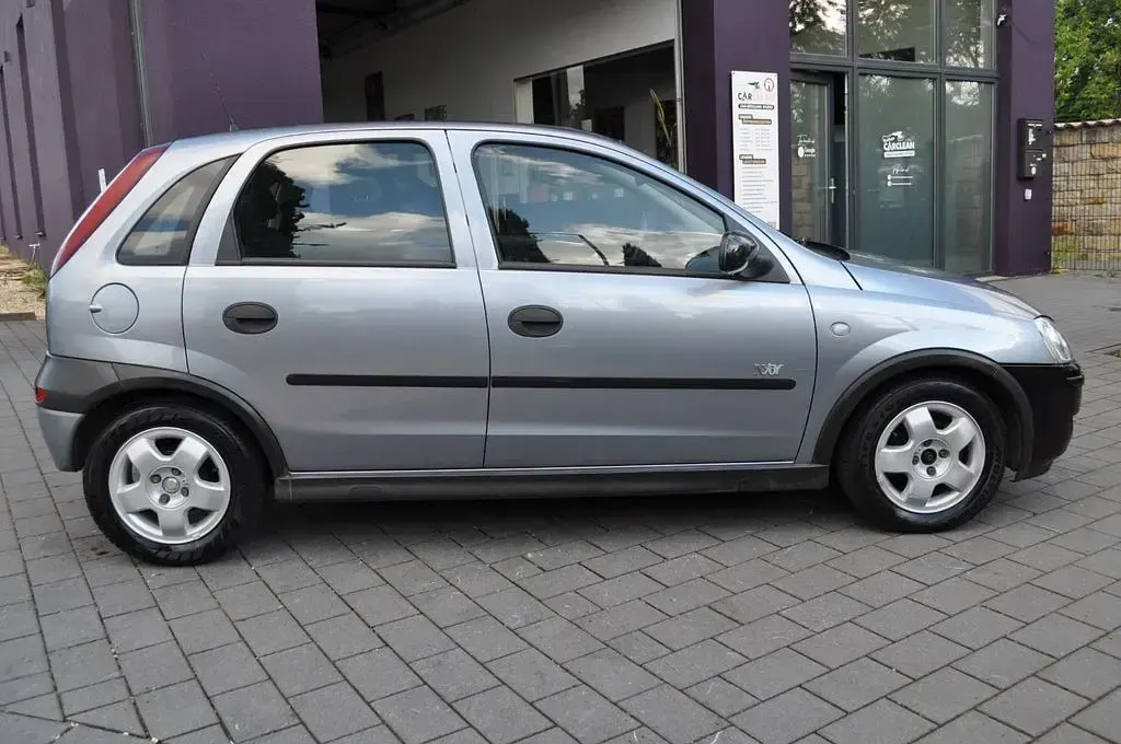 Używany Opel Corsa Njoy 75 KM (55 kW) 2003 Szary Hatchback