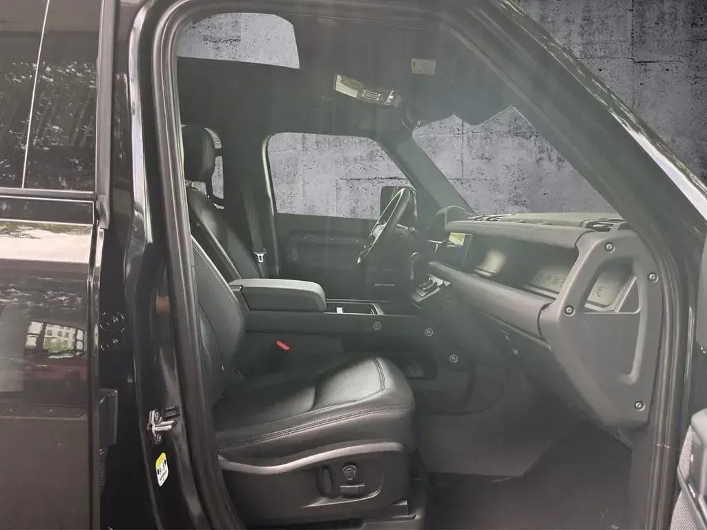Gebraucht Land Rover Defender Black Edition 249 PS (183 kW) 2022 Schwarz SUV