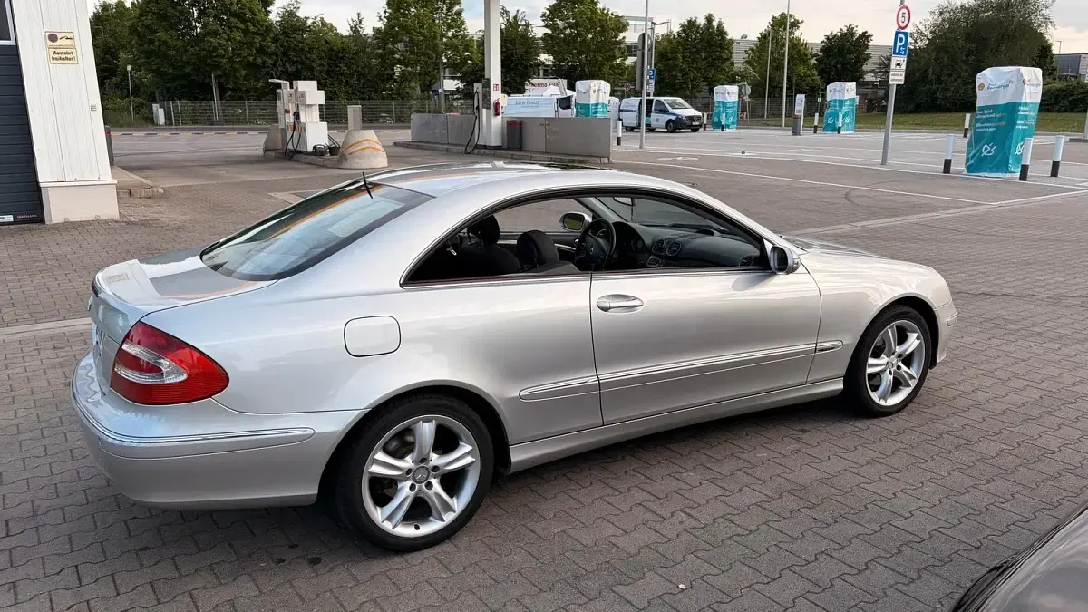 Gebraucht Mercedes CLK200 163 PS (119 kW) 2004 Silber Coupé