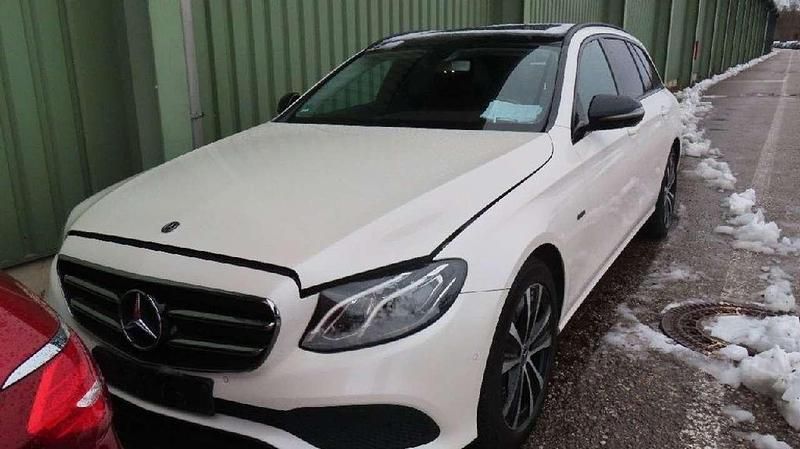 Gebraucht Mercedes E300 306 PS (225 kW) 2019 Diamantweiss Kombi