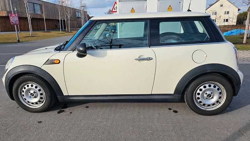 Gebraucht Mini Cooper 90 PS (66 kW) 2009 Weiß Kleinwagen