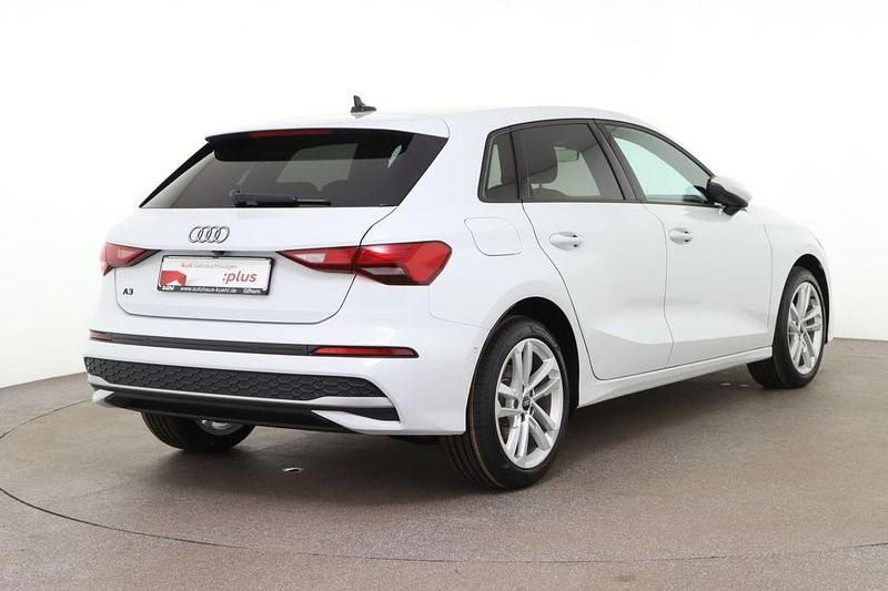 Second-hand Audi A3 Advanced 150 CP (110 kW) 2025 Alb Berlinǎ