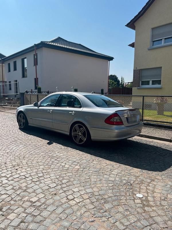 Brugt Mercedes E280 Avantgarde 190 HK (139 kW) 2006 Sølv Sedan