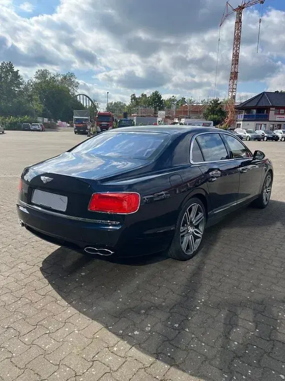 Gebraucht Bentley Flying Spur Mulliner 507 PS (372 kW) 2016 Blau Limousine