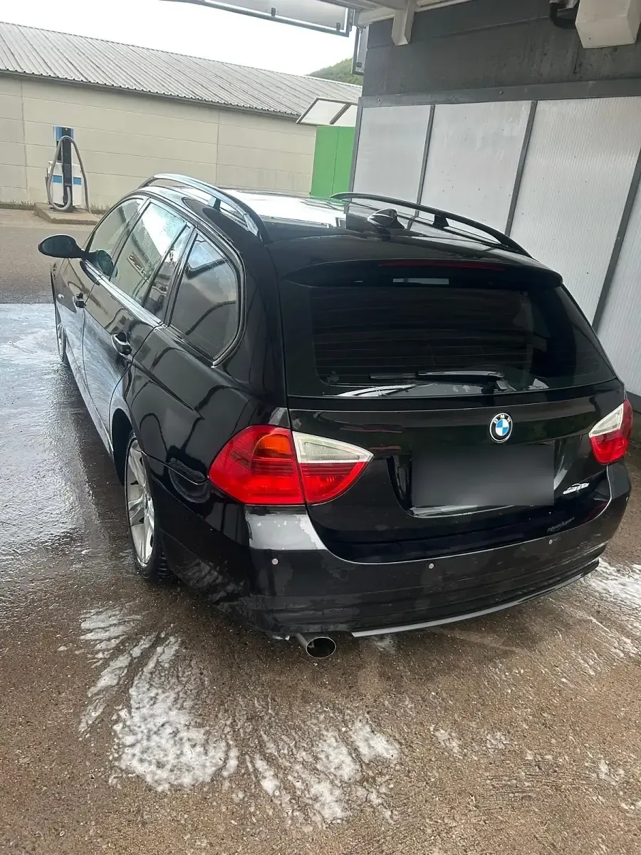 Gebraucht BMW 320 173 PS (127 kW) 2006 Schwarz Kombi