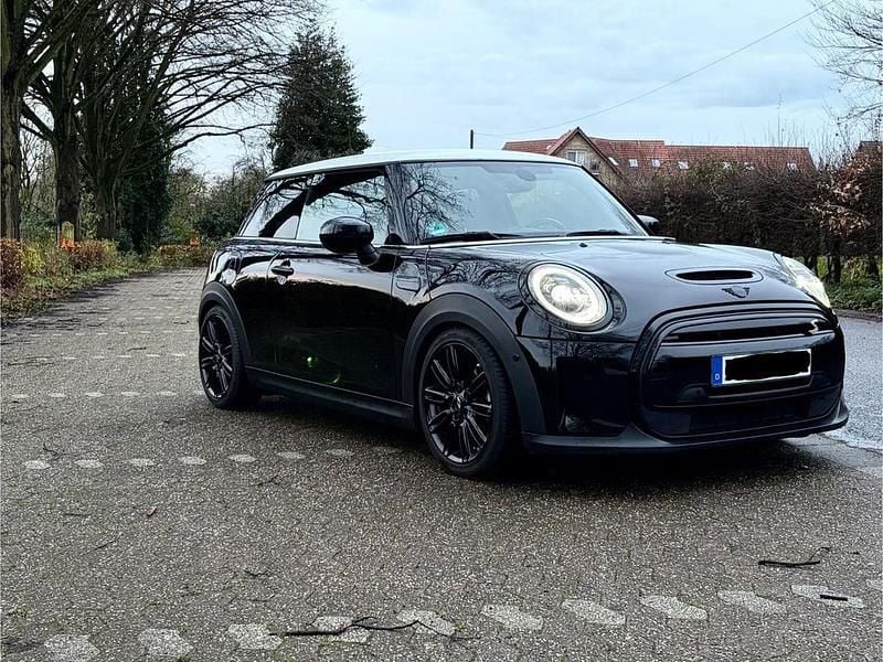 Gebraucht Mini Cooper SE Classic 135 kW (184 PS) 2021 Schwarz Kleinwagen