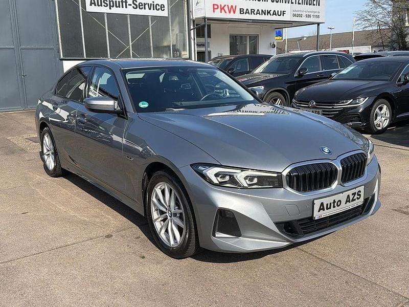 Gebraucht BMW 320e 163 PS (119 kW) 2022 Grau Limousine