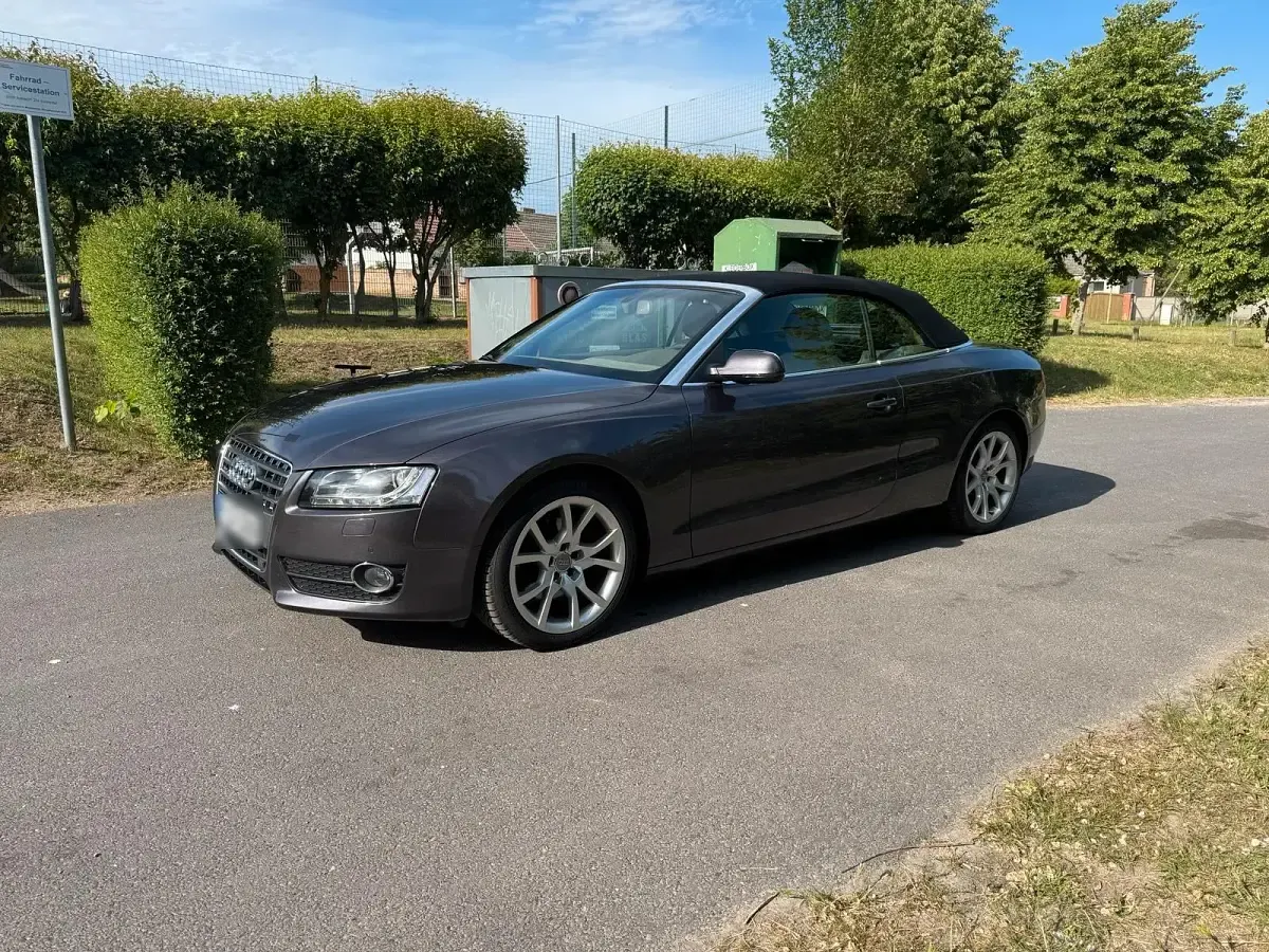 Używany Audi A5 Cabriolet 211 KM (155 kW) 2011 Purpurowy Kabriolet