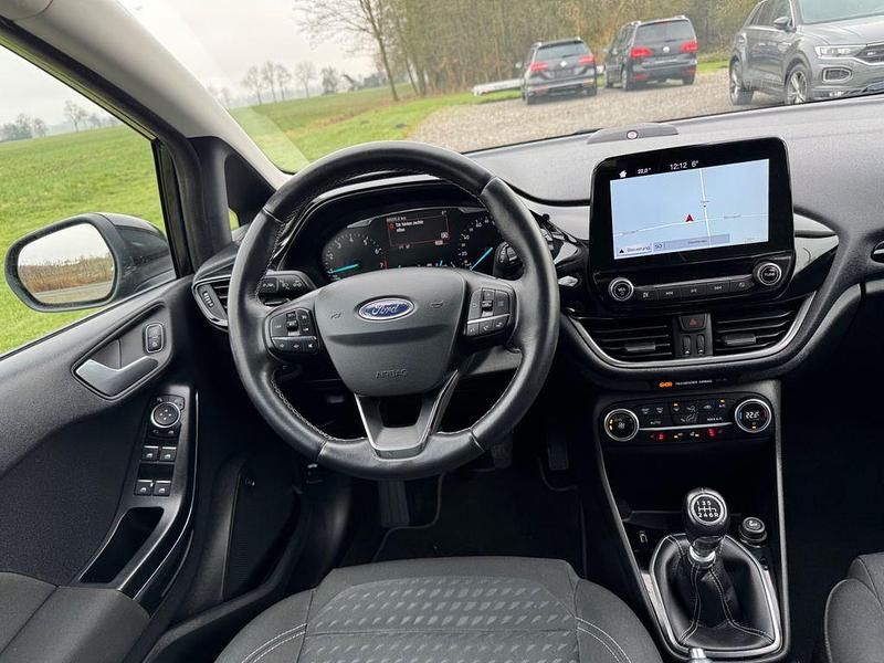 Gebraucht Ford Fiesta Titanium 125 PS (91 kW) 2017 Schwarz Limousine