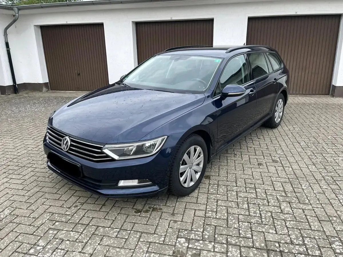 Gebraucht VW Passat 120 PS (88 kW) 2016 Blau Kombi