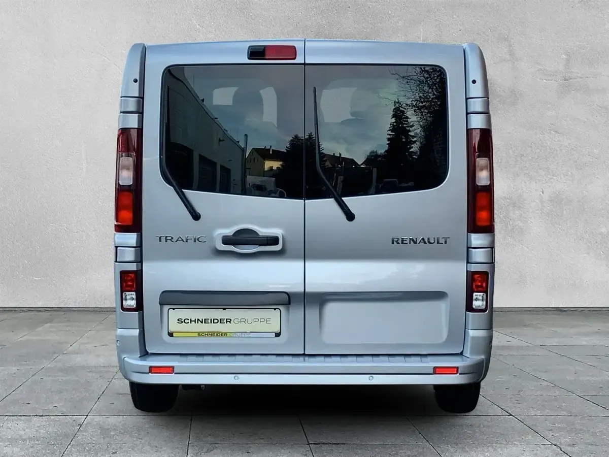 Gebraucht Renault Trafic Evolution 150 PS (110 kW) 2024 Highlandgrau metallic Van / Kleinbus