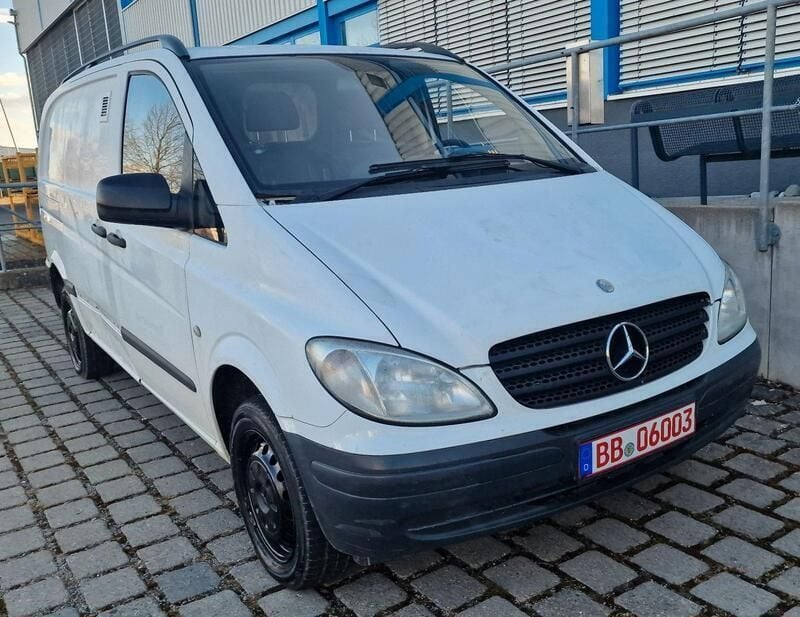 Weiß Gebraucht 2006 Mercedes Vito Van / Kleinbus | 4.990 € (Superpreis) - Bild 1/4
