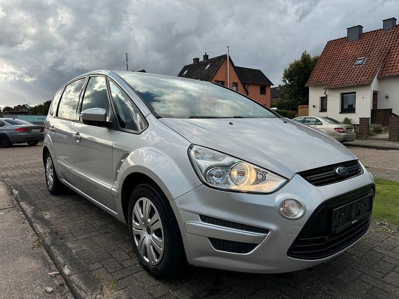 Silber Gebraucht 2014 Ford S-MAX Trend Van / Kleinbus | 5.900 € (Fairer Preis) - Bild 1/4