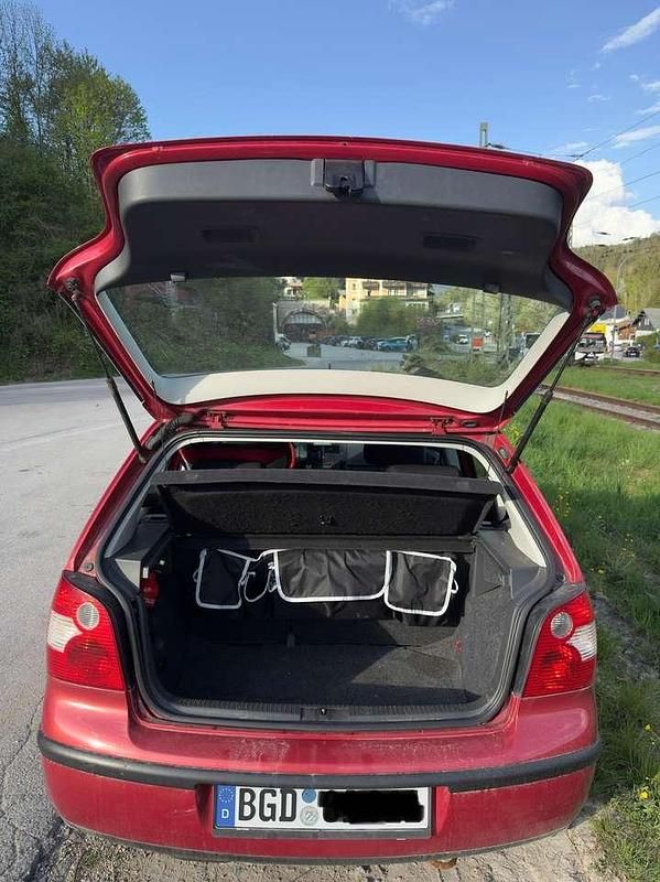 Rot Gebraucht 2004 VW Polo Limousine | 1.700 € (Fairer Preis) - Bild 1/4