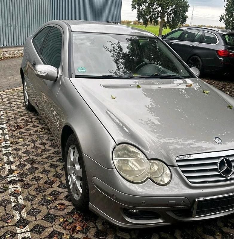 Gebraucht Mercedes C180 143 PS (105 kW) 2006 Grau Coupé