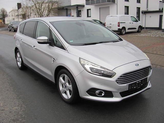 Gebraucht Ford S-MAX Titanium 179 PS (131 kW) 2016 Silber Van / Kleinbus