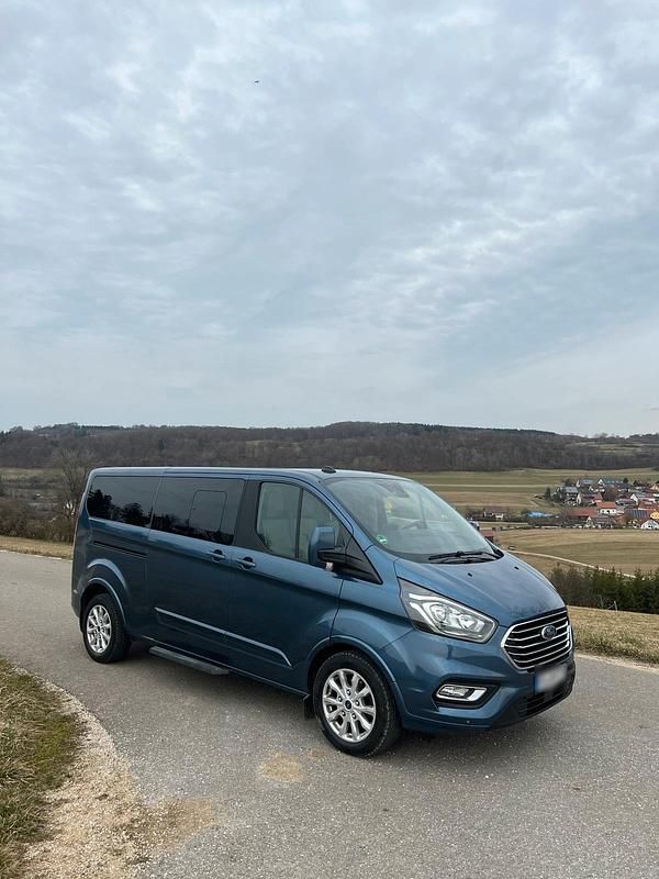 Gebraucht Ford Tourneo Titanium 185 PS (136 kW) 2020 Van / Kleinbus