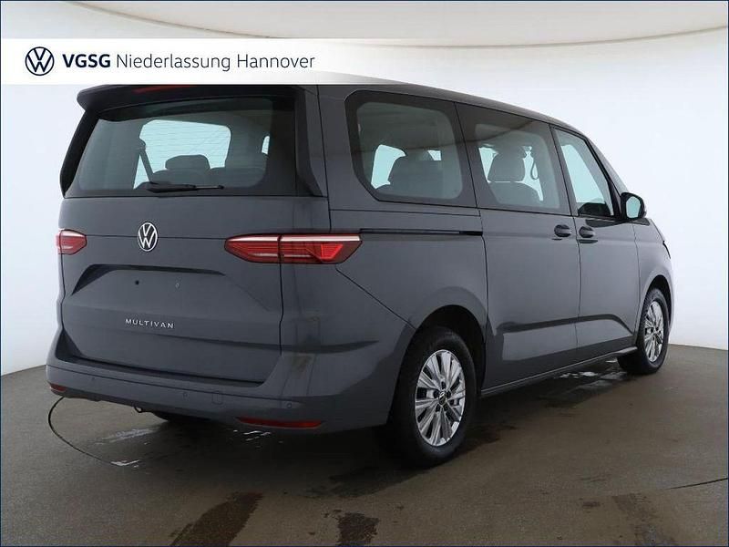 Gebraucht VW Multivan 150 PS (110 kW) 2024 Grau Van