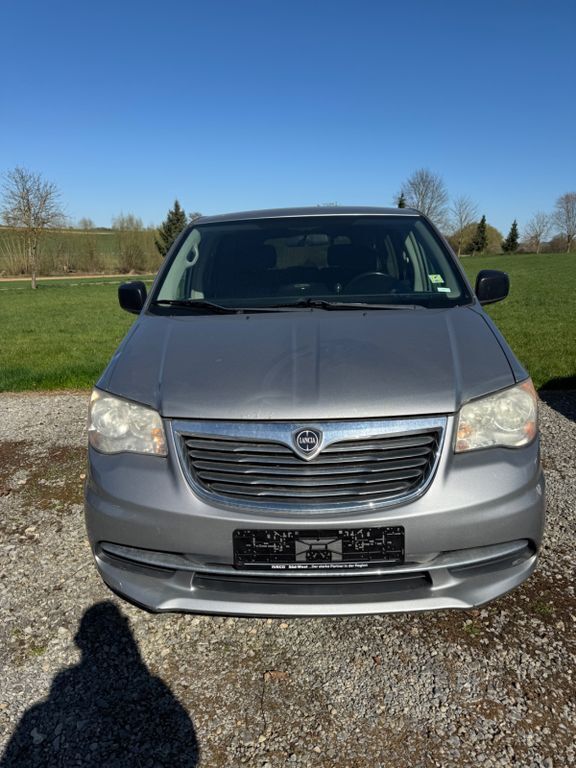 Gebraucht Lancia Voyager Silver 177 PS (130 kW) 2014 Silber Van / Kleinbus