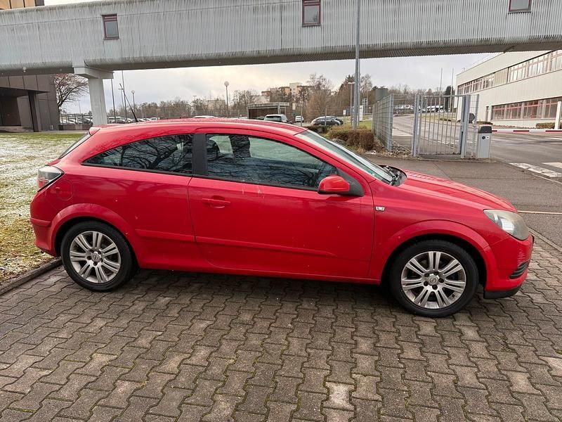 Rot Gebraucht 2008 Opel Astra GTC Limousine | 1.500 € (Fairer Preis) - Bild 1/4