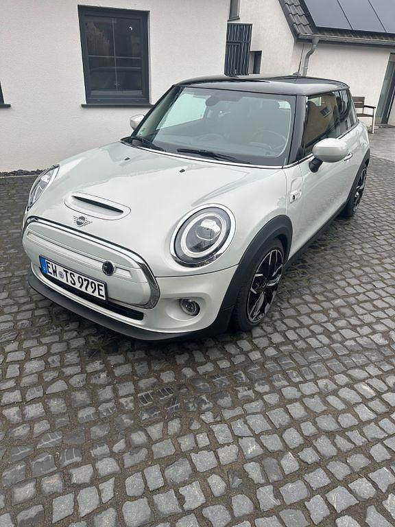 Grau Gebraucht 2020 Mini Cooper SE Kleinwagen | 15.500 € (Fairer Preis) - Bild 1/4
