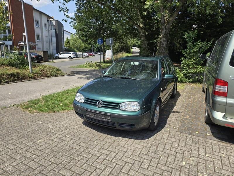 Grün Gebraucht 2002 VW Golf IV Kleinwagen | 600 € (Superpreis) - Bild 1/4