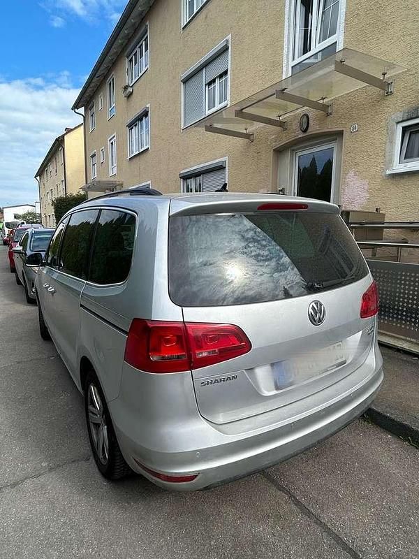 Silber Gebraucht 2012 VW Sharan Match Van / Kleinbus | 11.740 € (Fairer Preis) - Bild 1/4