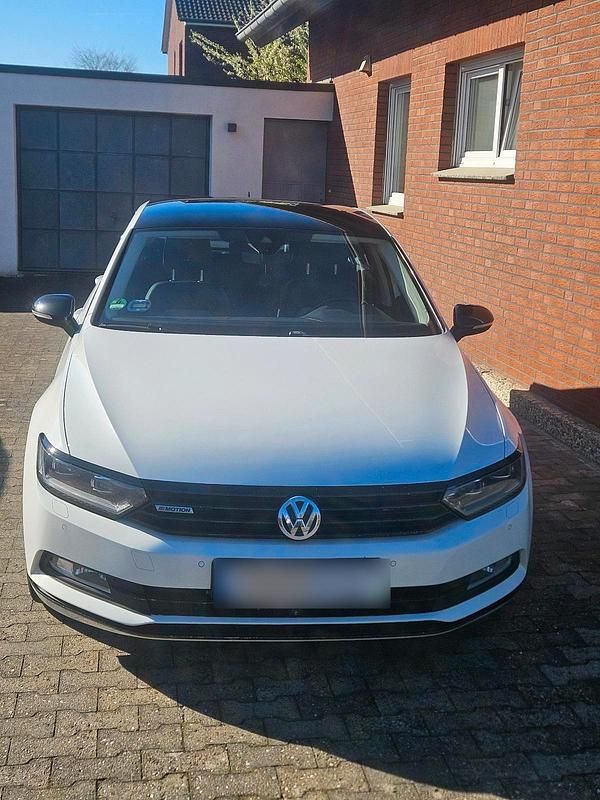Usata VW Passat 239 CV (175 kW) 2016 Bianco Berlina