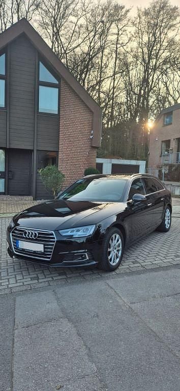 Gebraucht Audi A4 Ambiente 190 PS (139 kW) 2017 Schwarz Kombi