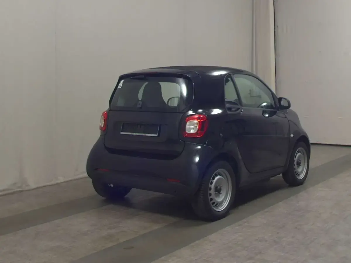 Gebraucht Smart ForTwo Coupé 60 kW (82 PS) 2021 Schwarz Kleinwagen