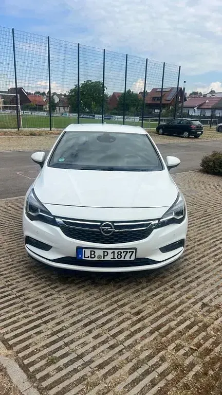 Gebraucht Opel Astra Dynamic 136 PS (100 kW) 2016 Weiß Limousine