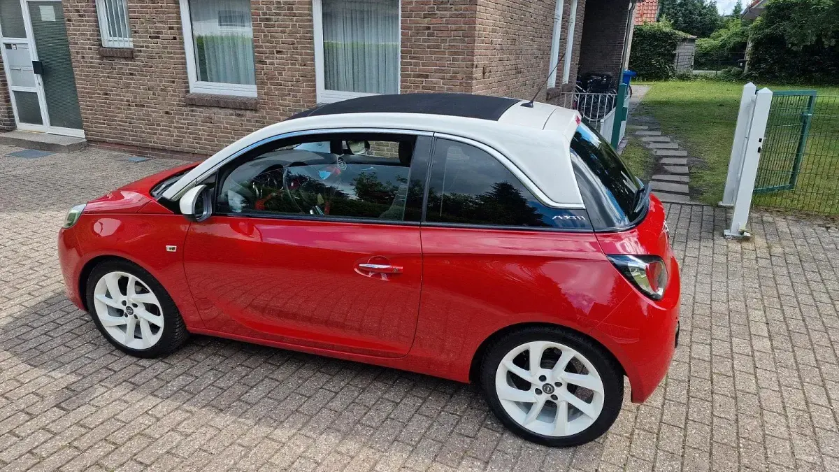 Gebraucht Opel Adam Open Air 87 PS (63 kW) 2015 Fire red (uni) Kleinwagen
