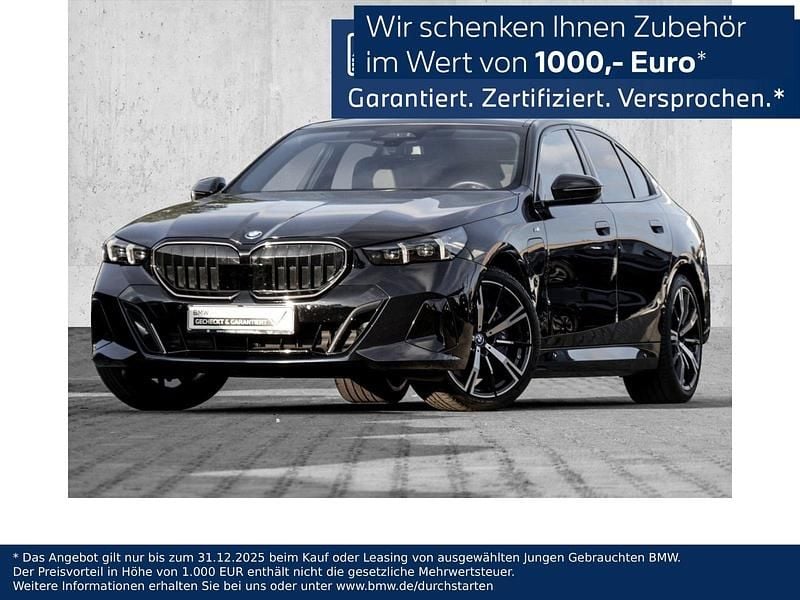 Carbonschwarz Gebraucht 2024 BMW 550e Comfort Edition Limousine | 73.800 € (Fairer Preis) - Bild 1/3