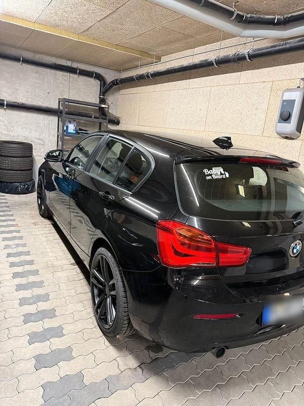Gebraucht BMW 116 109 PS (80 kW) 2015 Schwarz Kleinwagen