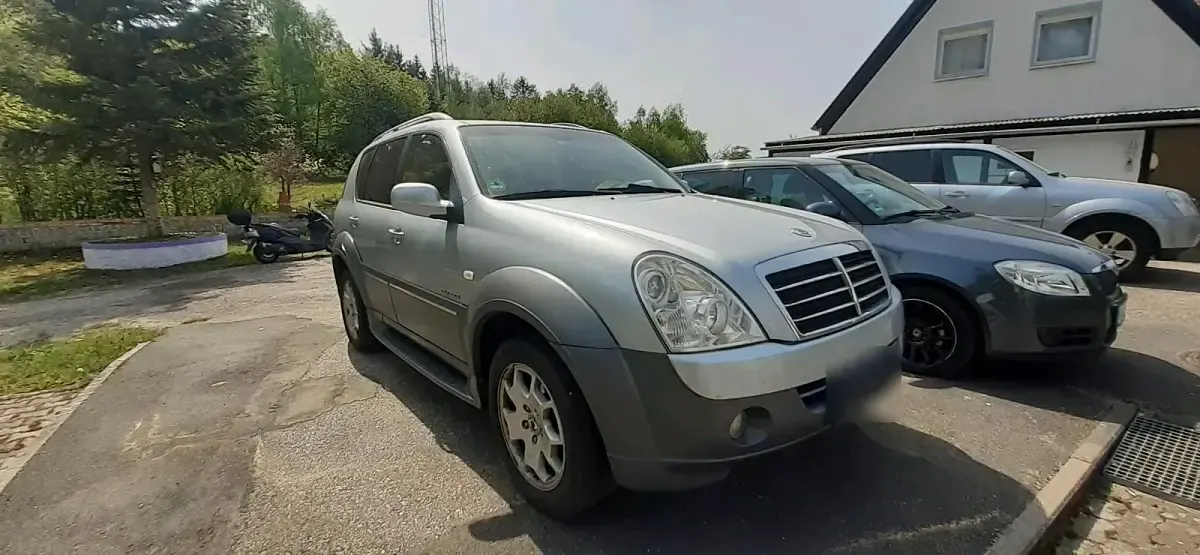 Gebraucht SsangYong Rexton 180 PS (132 kW) 2010 Silber SUV