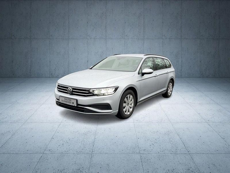Gebraucht VW Passat Basis 150 PS (110 kW) 2022 Scale silver metallic Kombi