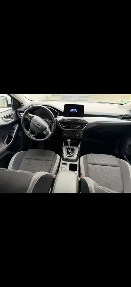 Gebraucht Ford Focus Cool & Connect 101 PS (74 kW) 2019 Weiß Kombi