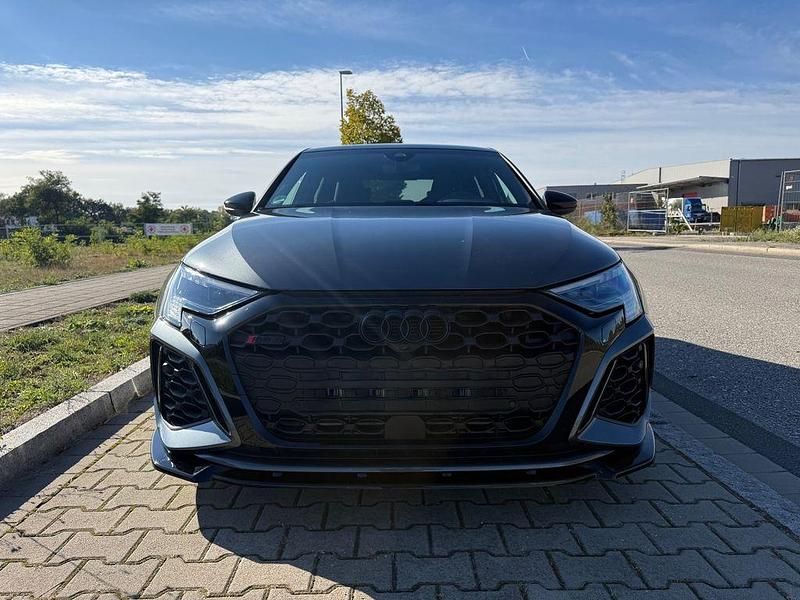 Grau Gebraucht 2022 Audi RS3 Design Kleinwagen | 60.000 € (Teuer) - Bild 1/4