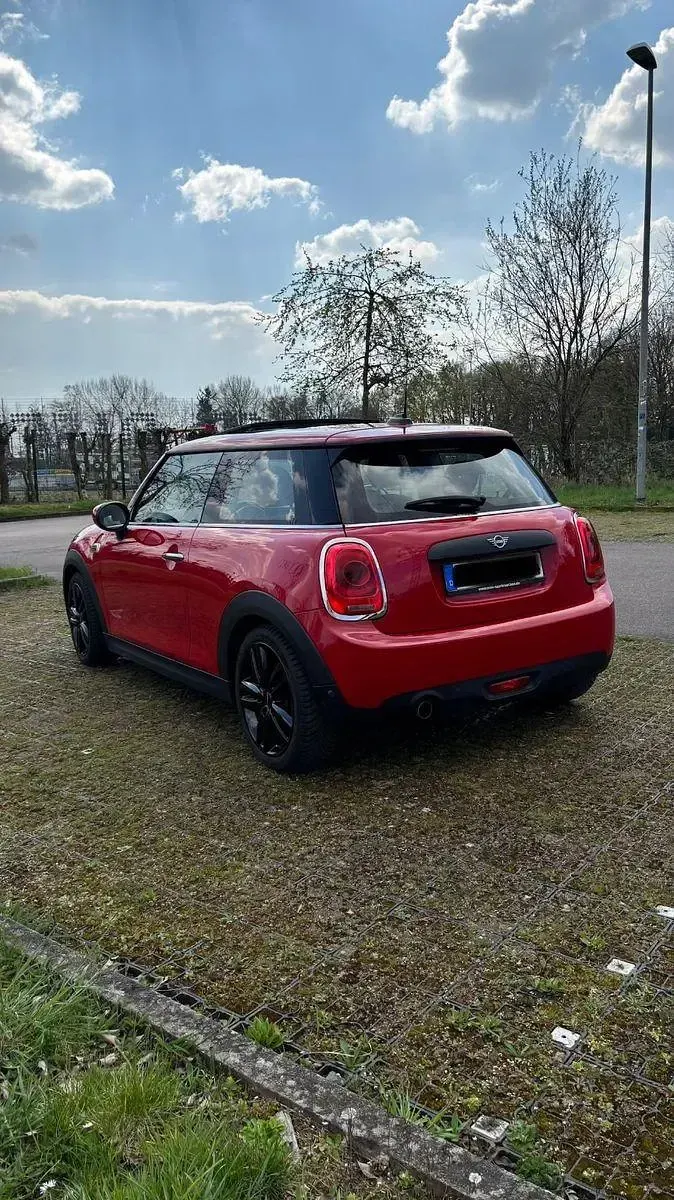 Usado Mini ONE 75 CV (55 kW) 2019 Rojo Utilitario