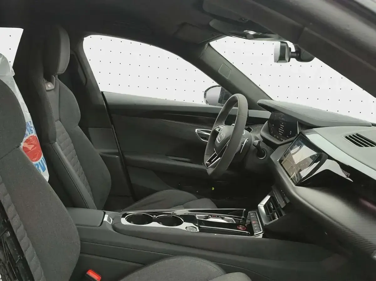 Gebraucht Audi e-tron GT quattro Sport 439 kW (598 PS) 2021 Florettsilber metallic Limousine