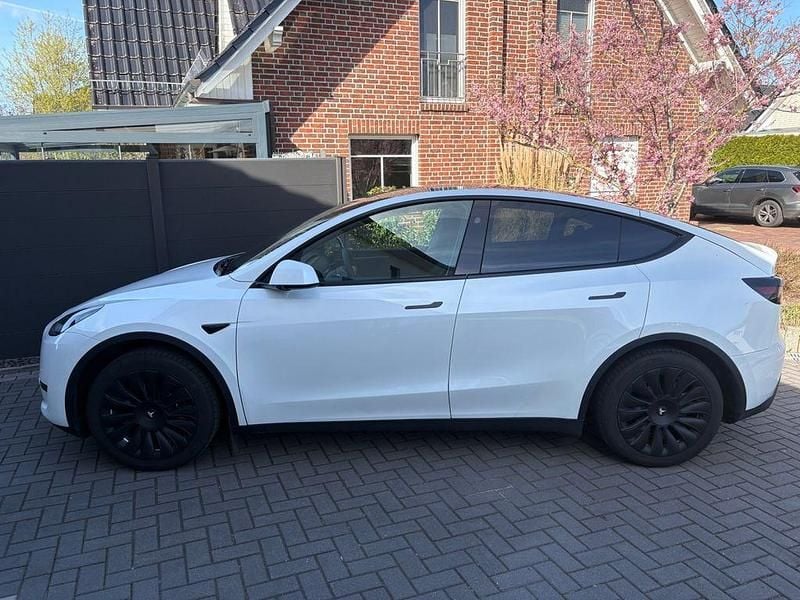 Gebraucht Tesla Model Y Standard Range 219 kW (299 PS) 2024 Weiß SUV
